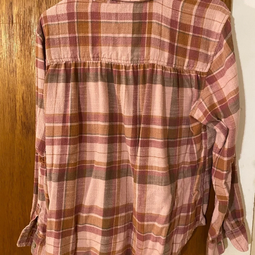 American Eagle Outfitters Flannel - Picture 3 of 4